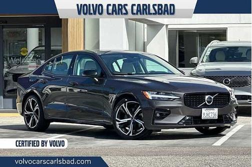 Platinum Grey 2023 Volvo S60 Core