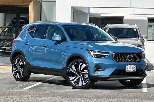 2023 Volvo XC40 