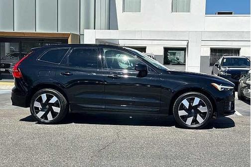 2024 Volvo XC60 Plus