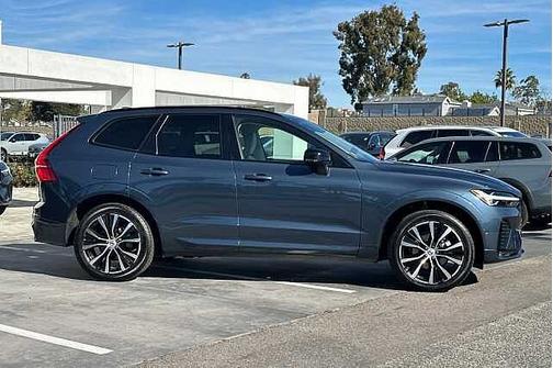 2023 Volvo XC60 Plus