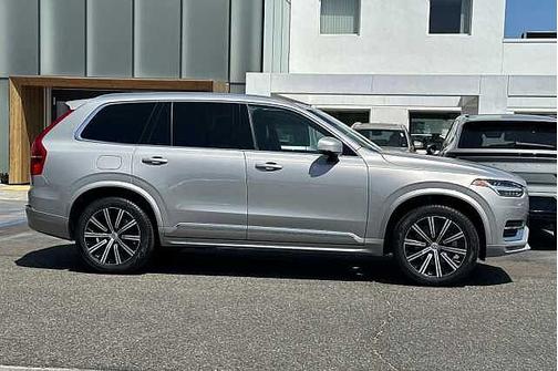 Silver Dawn 2025 Volvo XC90 Core
