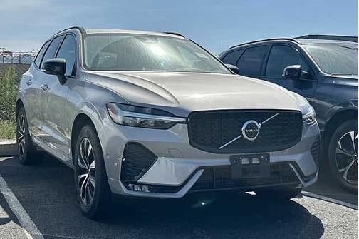 Silver Dawn 2025 Volvo XC60 Plus