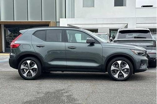 Forest Lake 2026 Volvo XC40 Plus