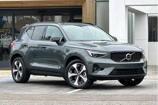 Forest Lake 2026 Volvo XC40 Plus