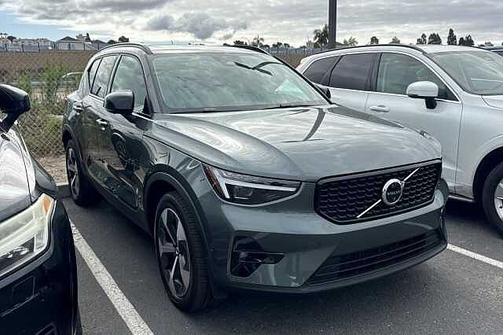 Forest Lake 2026 Volvo XC40 Plus