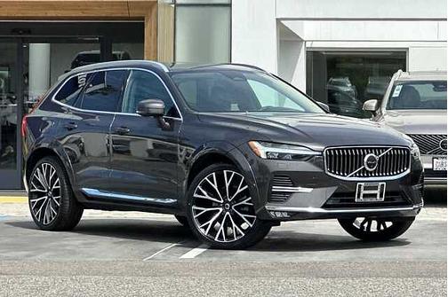 Platinum Grey 2023 Volvo XC60
