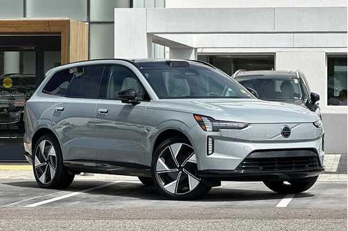 Vapour Grey 2025 Volvo EX90 Ultra