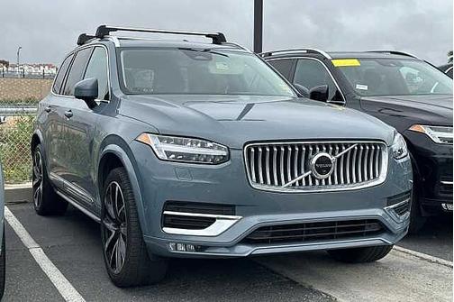 2023 Volvo XC90 Plus