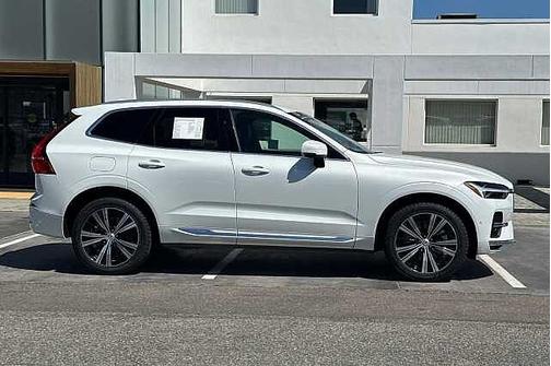 Crystal White 2023 Volvo XC60 Plus