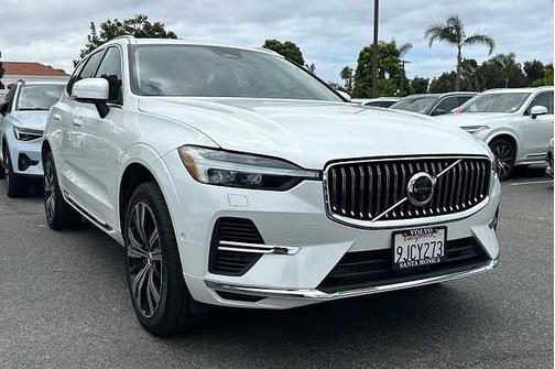 Crystal White 2023 Volvo XC60 Plus