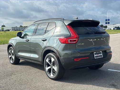 2026 Volvo XC40 B4 Plus