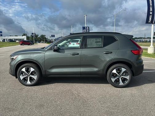2026 Volvo XC40 B4 Plus
