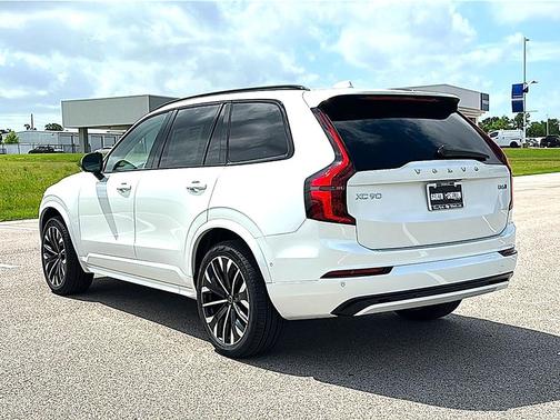 Crystal White Pearl 2026 Volvo XC90 B6 Ultra Dark Theme 6-Seater