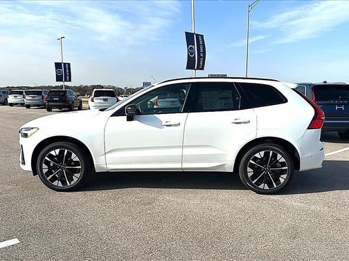 2026 Volvo XC60 B5 Plus