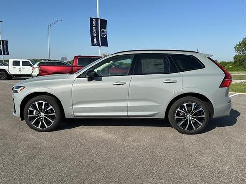 2025 Volvo XC60 Plus