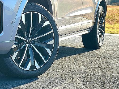 Aurora Silver 2026 Volvo XC90 Plus, B6 AWD Gas (mild hybrid), Gasoline, Bright, 7 Seats