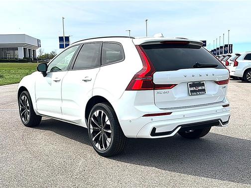 2026 Volvo XC60 B5 Plus