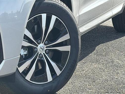 2025 Volvo XC60 B5 Core