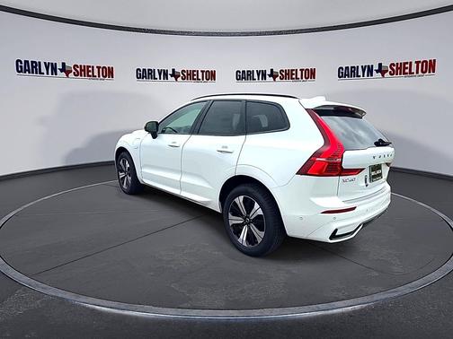 2024 Volvo XC60 Recharge Plug-In Hybrid T8 Plus Dark Theme