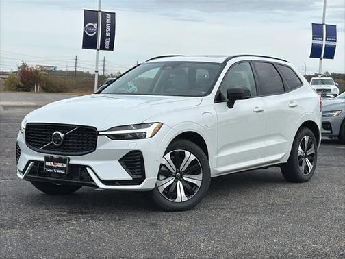 2024 Volvo XC60 Recharge Plug-In Hybrid T8 Plus Dark Theme