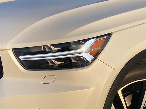 2021 Volvo XC40 T5 R-Design