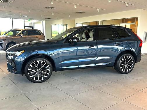 Denim Blue Metallic 2026 Volvo XC60 B5 Ultra