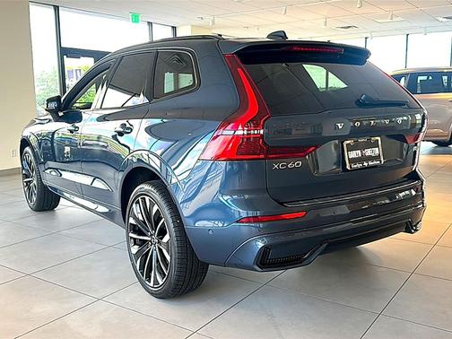 Denim Blue Metallic 2026 Volvo XC60 B5 Ultra