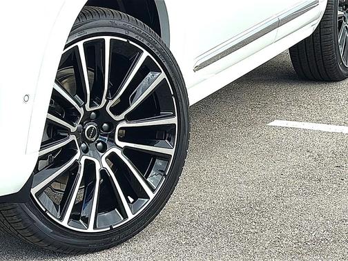 Crystal White Pearl 2026 Volvo XC90 Plus, B6 AWD Gas (mild hybrid), Gasoline, Bright, 7 Seats