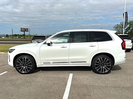 Crystal White Pearl 2026 Volvo XC90 Plus, B6 AWD Gas (mild hybrid), Gasoline, Bright, 7 Seats
