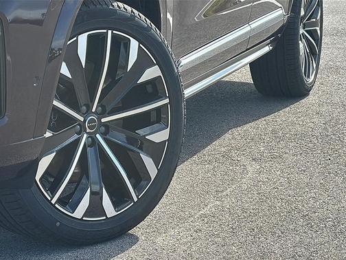 2025 Volvo XC90 Plug-In Hybrid T8 Ultra 7-Seater