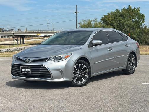 2018 Toyota Avalon XLE