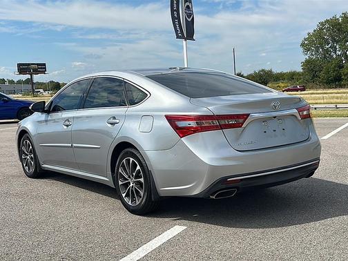 2018 Toyota Avalon XLE