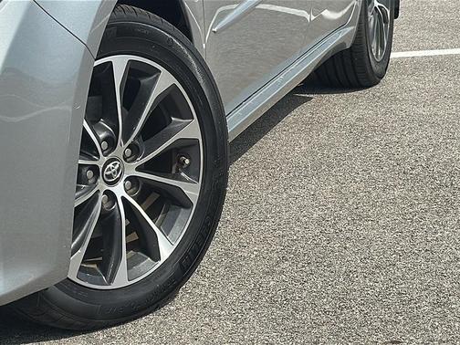 2018 Toyota Avalon XLE