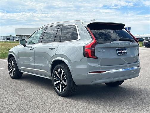 2025 Volvo XC90 B5 Core