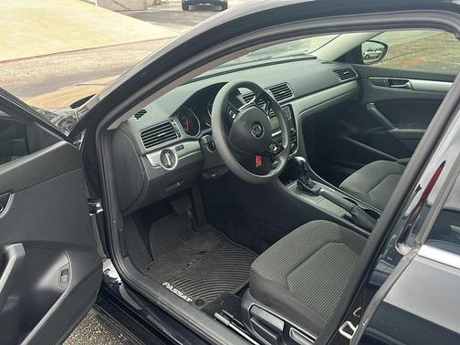 2017 Volkswagen Passat 1.8T S