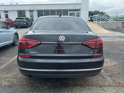 2017 Volkswagen Passat 1.8T S