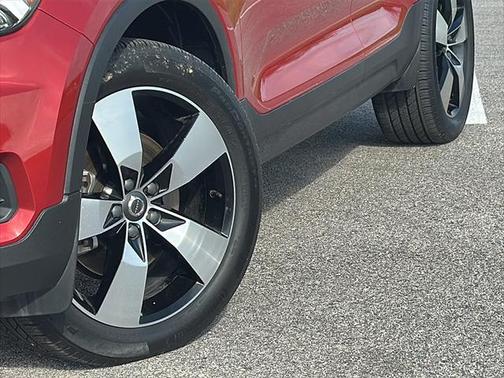 2020 Volvo XC40 T5 Momentum