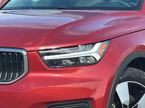 2020 Volvo XC40 T5 Momentum