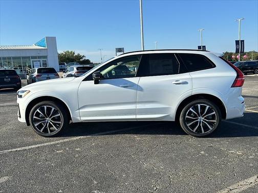 2025 Volvo XC60 Plus