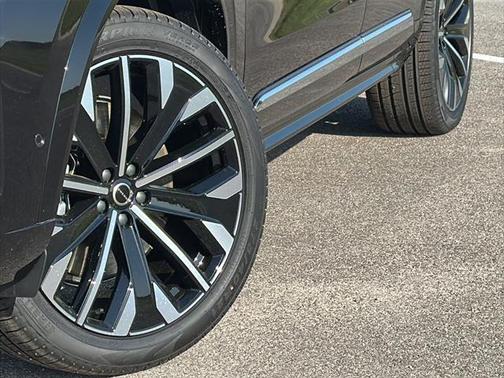 2025 Volvo XC90 Plug-In Hybrid T8 Plus 7-Seater