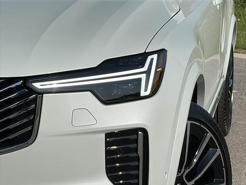 2025 Volvo XC90 B6 Ultra