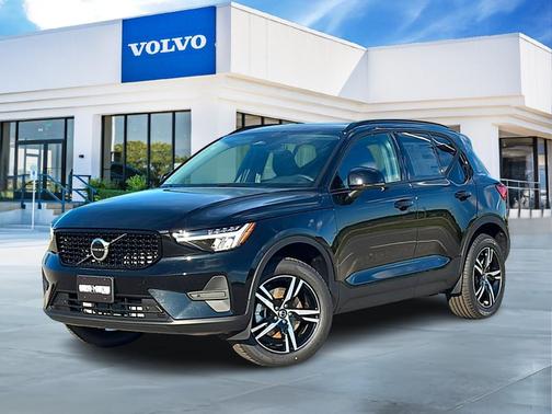 Onyx Black 2026 Volvo XC40 Core, B4 FWD Gas (mild hybrid), Dark