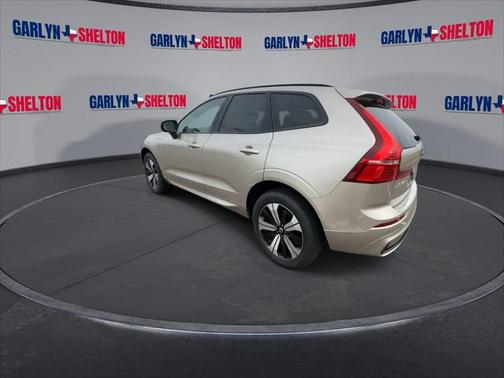 2024 Volvo XC60 Recharge Plug-In Hybrid T8 Plus Dark Theme