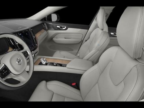 2025 Volvo XC60 Plus