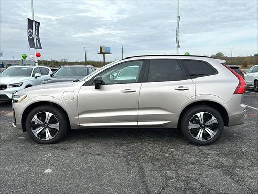 2024 Volvo XC60 Recharge Plug-In Hybrid T8 Plus Dark Theme
