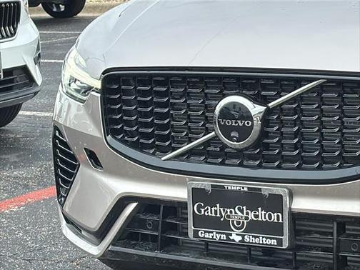 2024 Volvo XC60 Recharge Plug-In Hybrid T8 Plus Dark Theme