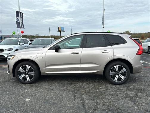 2024 Volvo XC60 Recharge Plug-In Hybrid T8 Plus Dark Theme