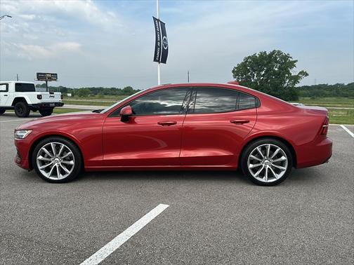 2020 Volvo S60 T5 Momentum
