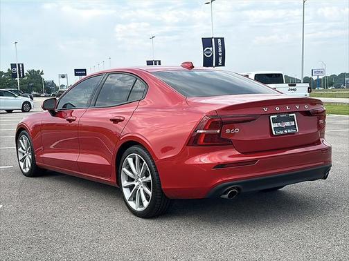 2020 Volvo S60 T5 Momentum