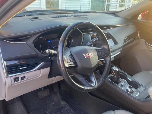 2019 Cadillac XT4 Premium Luxury